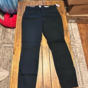 7. GAP Black Skinny Pants Sleek Fit